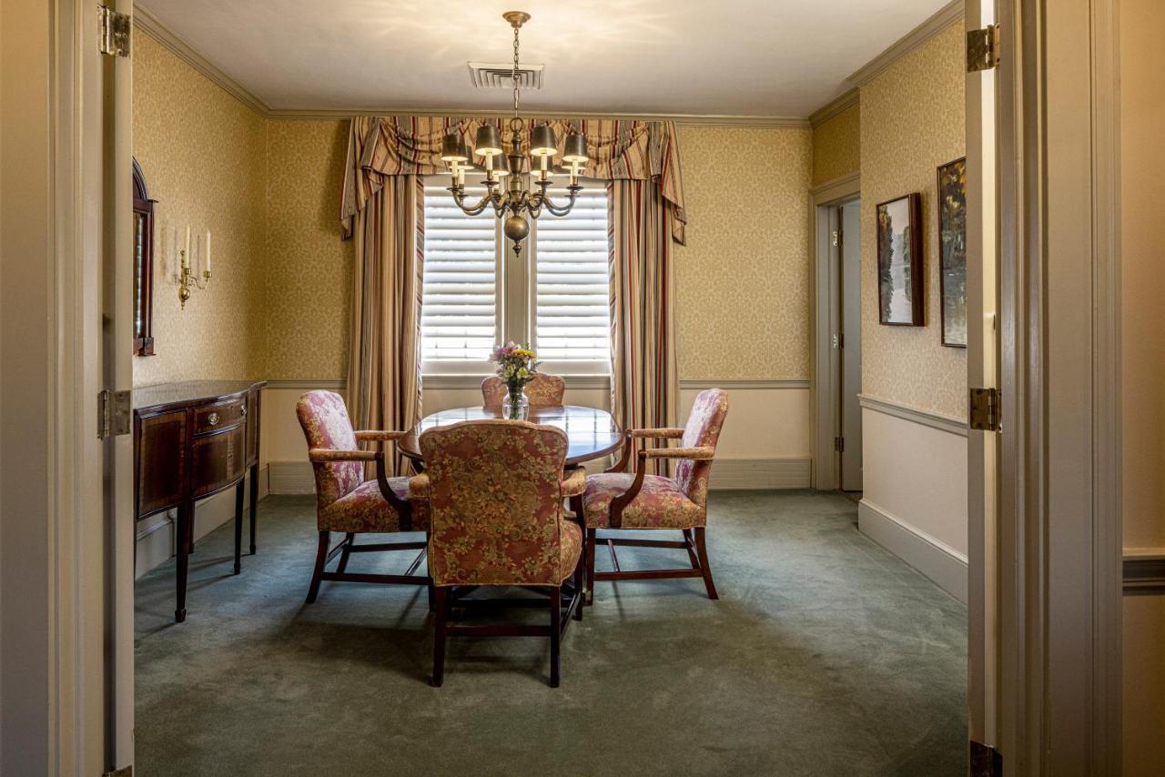 Baywood Conference And Lodging Center Coraopolis Extérieur photo