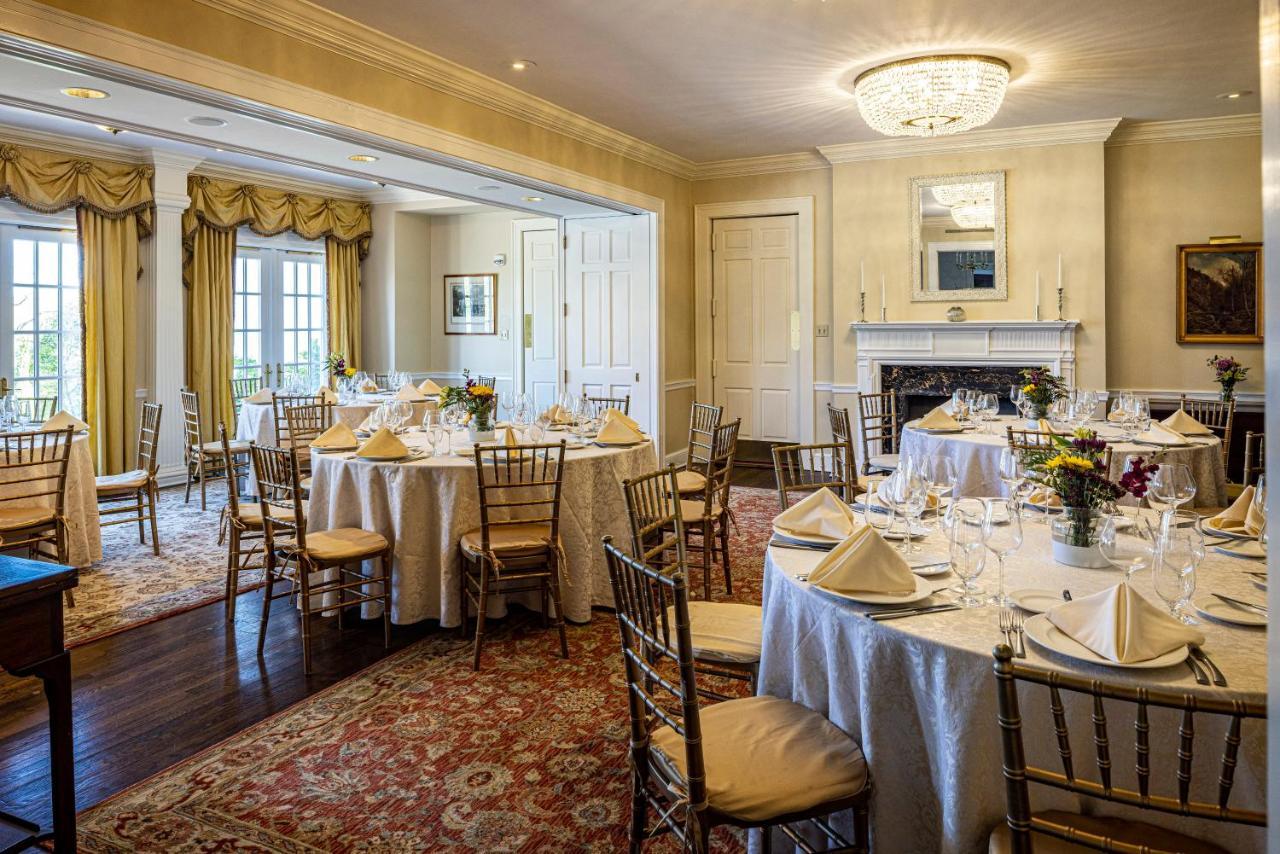 Baywood Conference And Lodging Center Coraopolis Extérieur photo