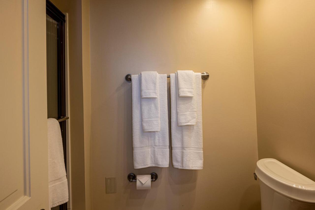 Baywood Conference And Lodging Center Coraopolis Extérieur photo