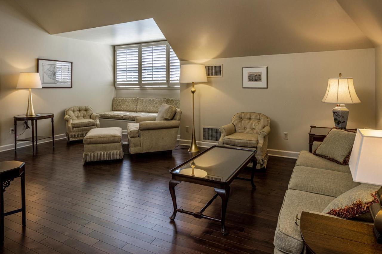 Baywood Conference And Lodging Center Coraopolis Extérieur photo