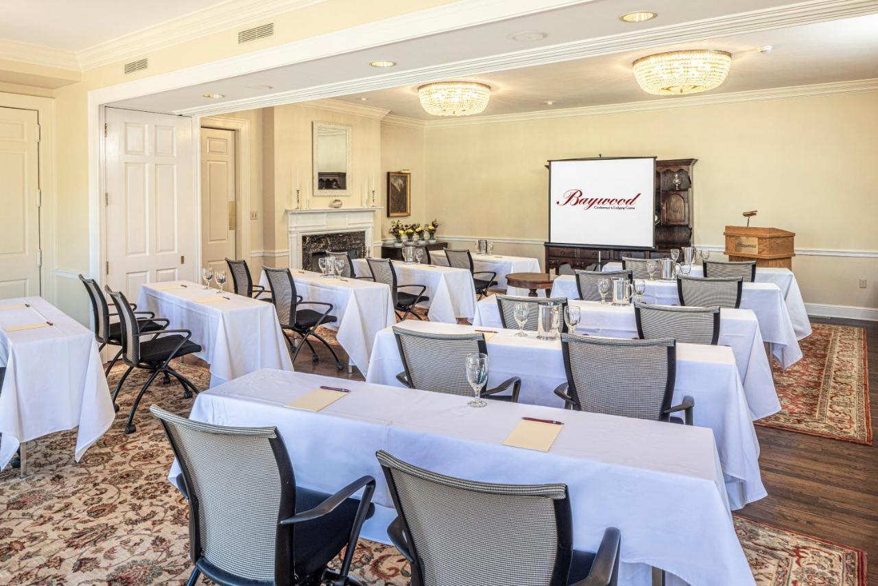 Baywood Conference And Lodging Center Coraopolis Extérieur photo