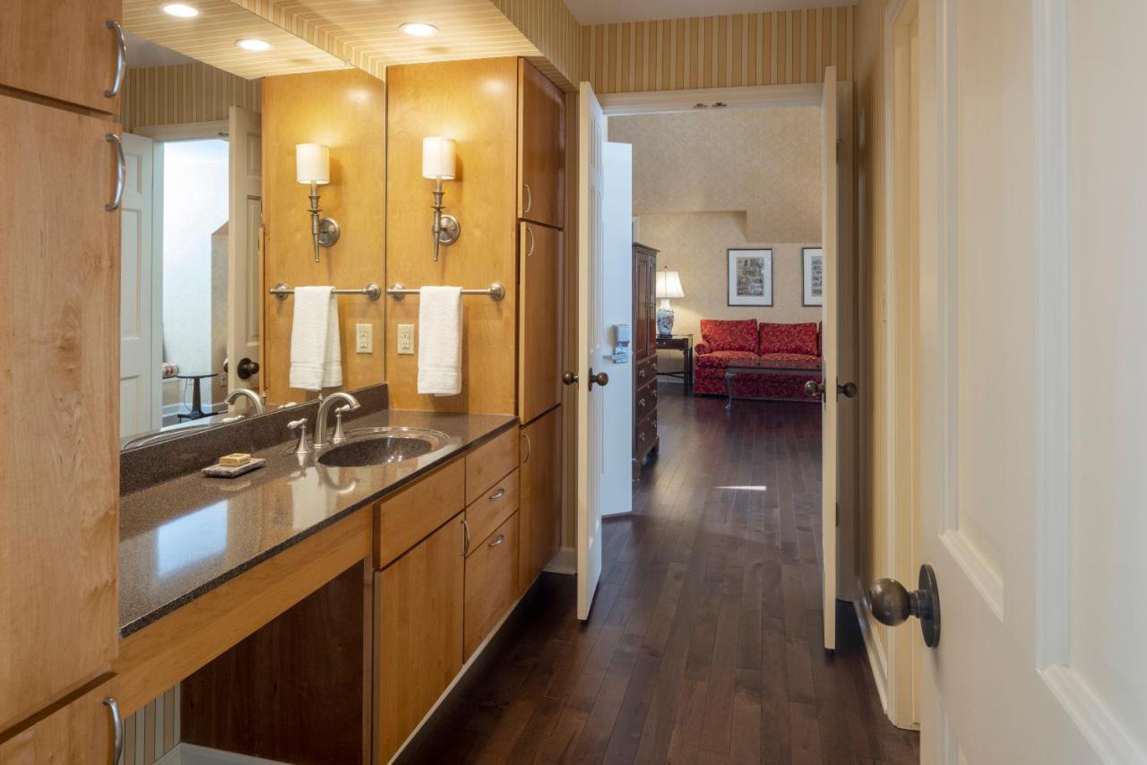 Baywood Conference And Lodging Center Coraopolis Extérieur photo