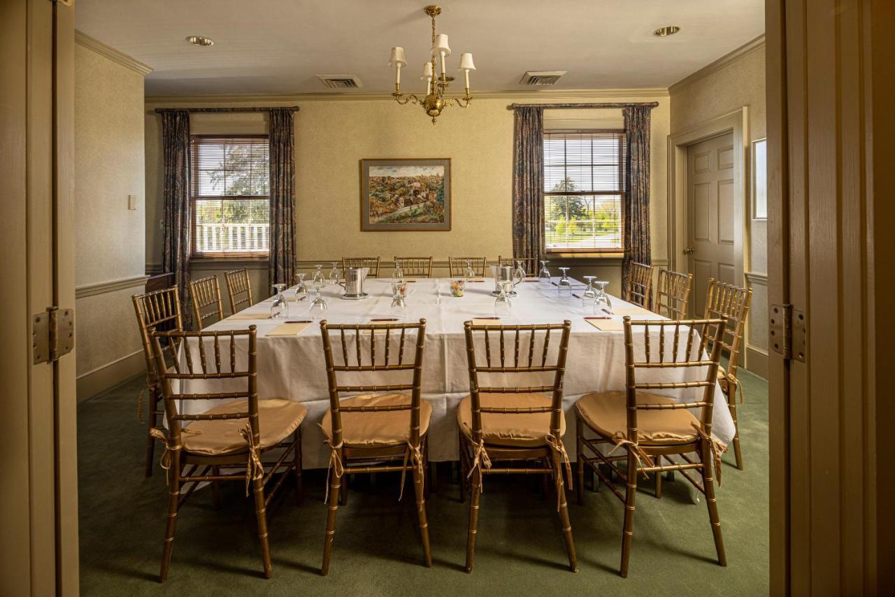 Baywood Conference And Lodging Center Coraopolis Extérieur photo