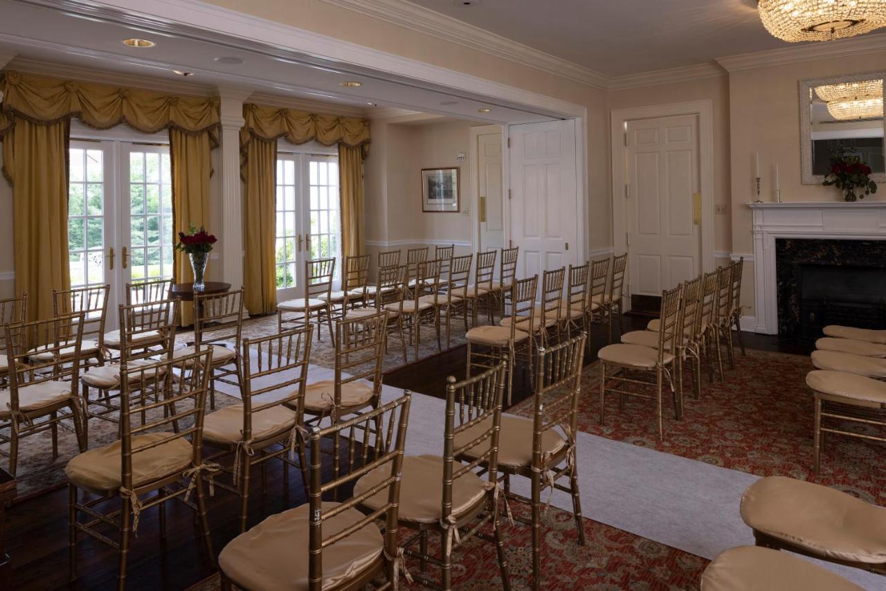 Baywood Conference And Lodging Center Coraopolis Extérieur photo