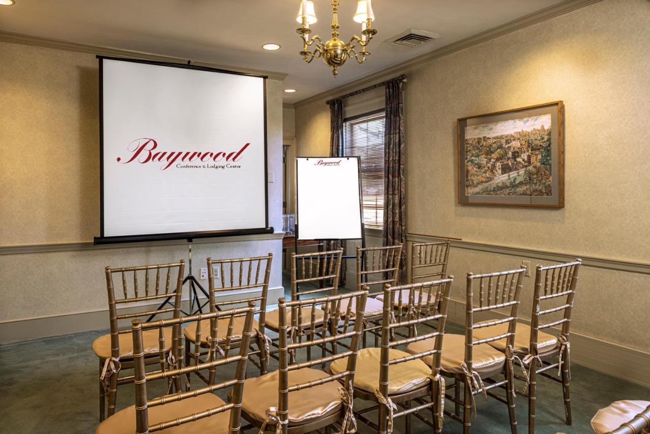 Baywood Conference And Lodging Center Coraopolis Extérieur photo