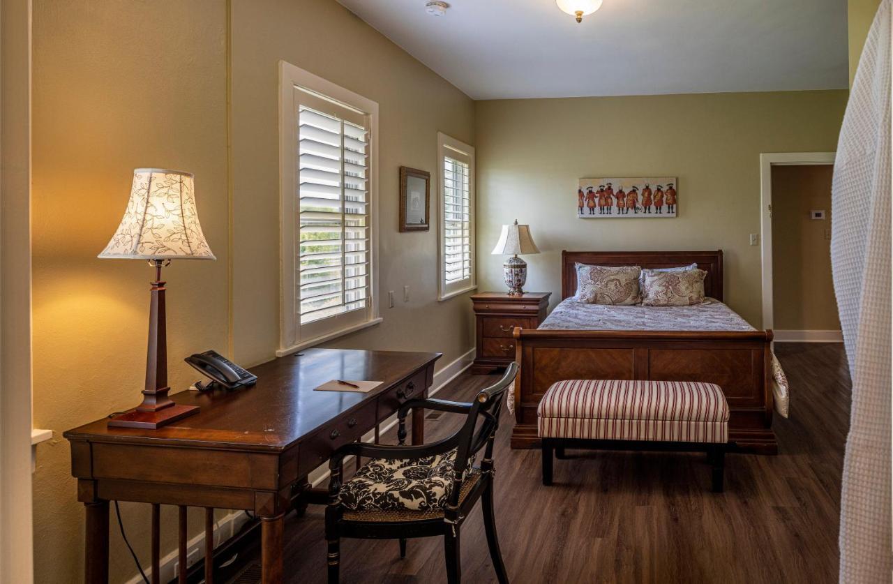 Baywood Conference And Lodging Center Coraopolis Extérieur photo